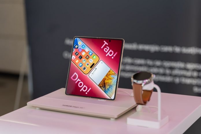 HONOR Magic V6